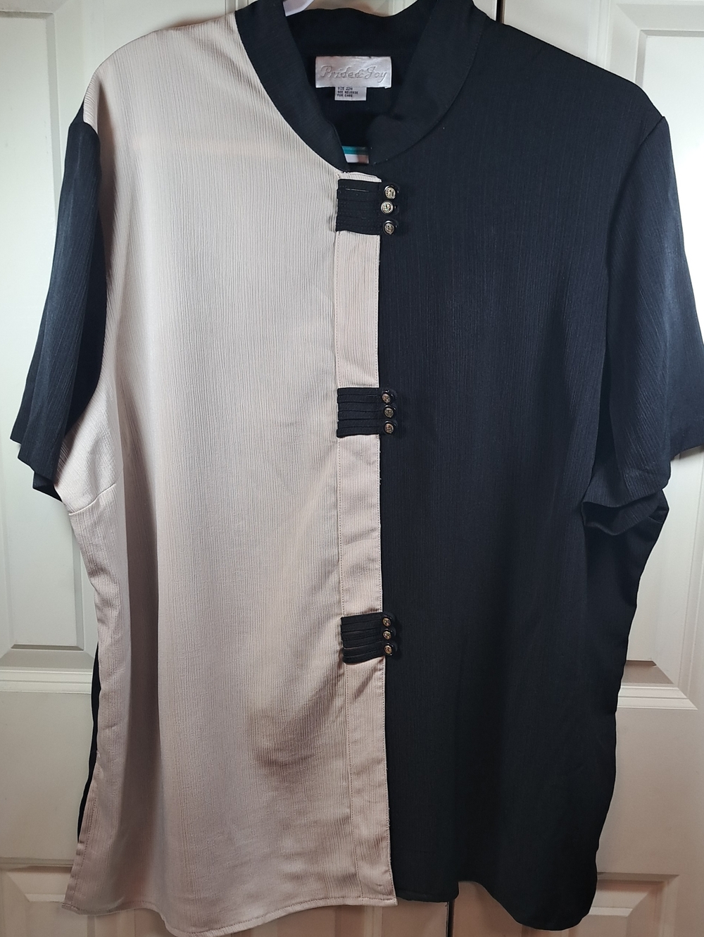 PRIDE & JOY WOMANS Two-Tone Black and Cream Mandarin Collar Tunic